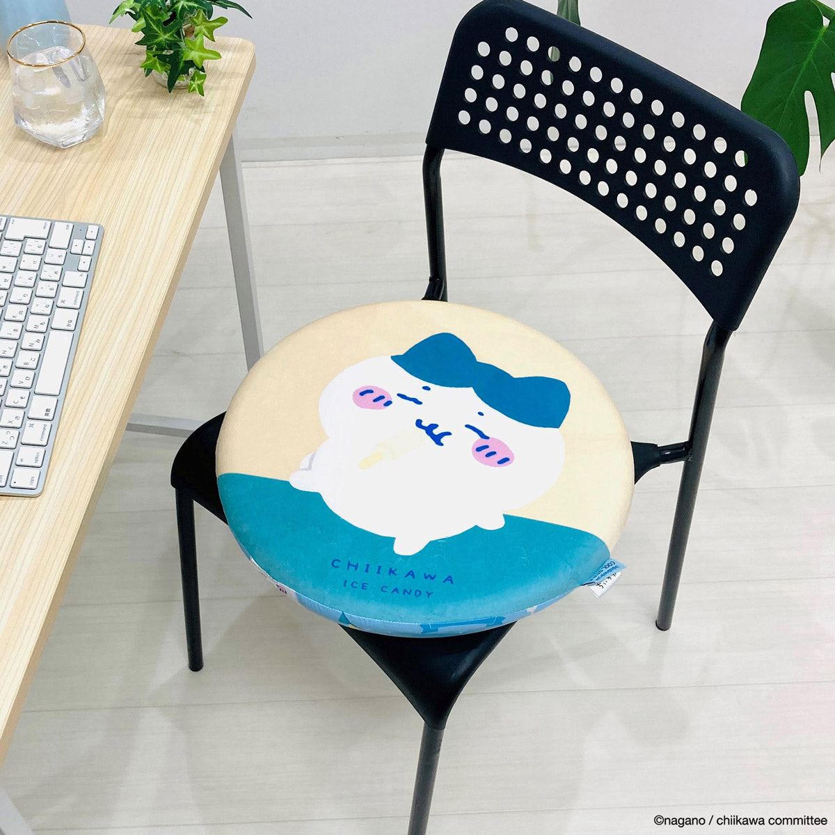 Chiikawa Cooling Seat Cushion (Hachiware)