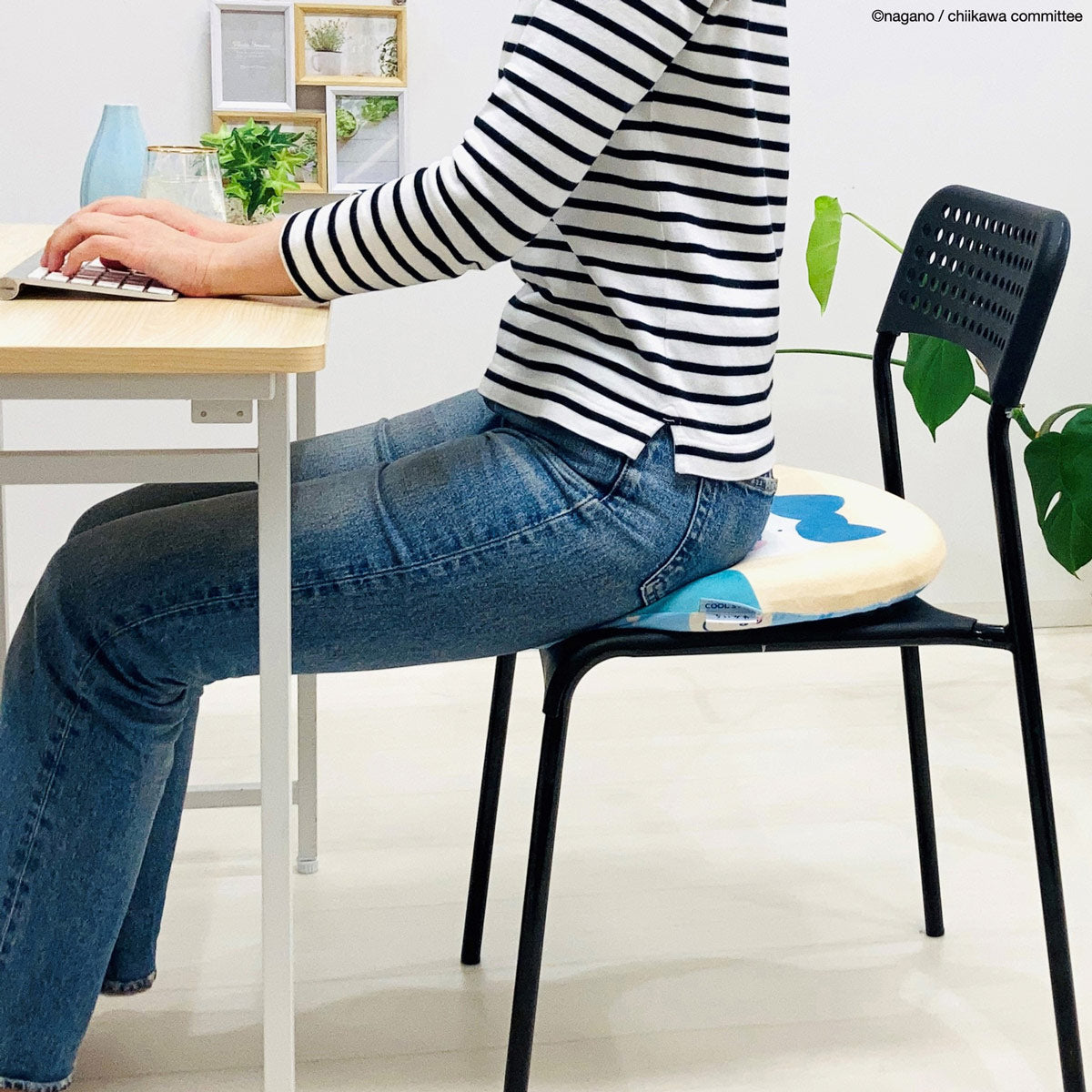Chiikawa Cooling Seat Cushion (Hachiware)