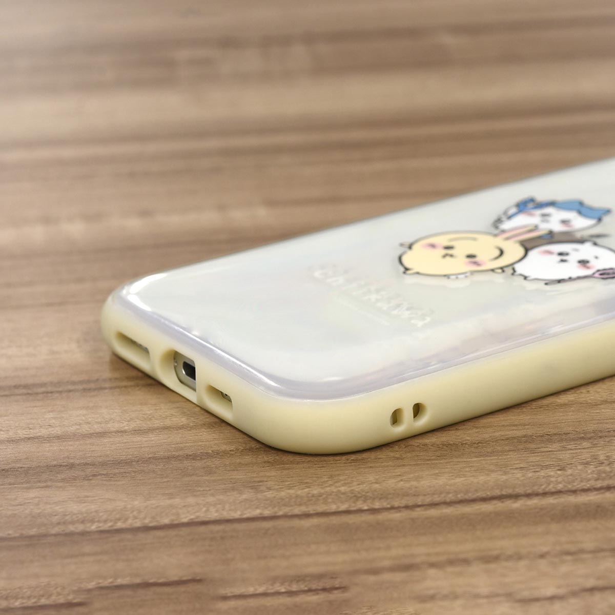 ちいかわ IIIIfit Clear iPhone対応ケース(討伐)