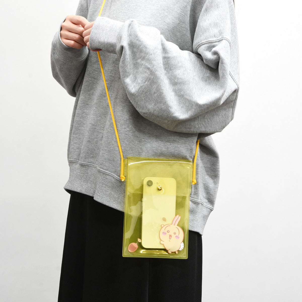 ちいかわ IIIIpocket Clearスマートフォンポーチ(うさぎ)