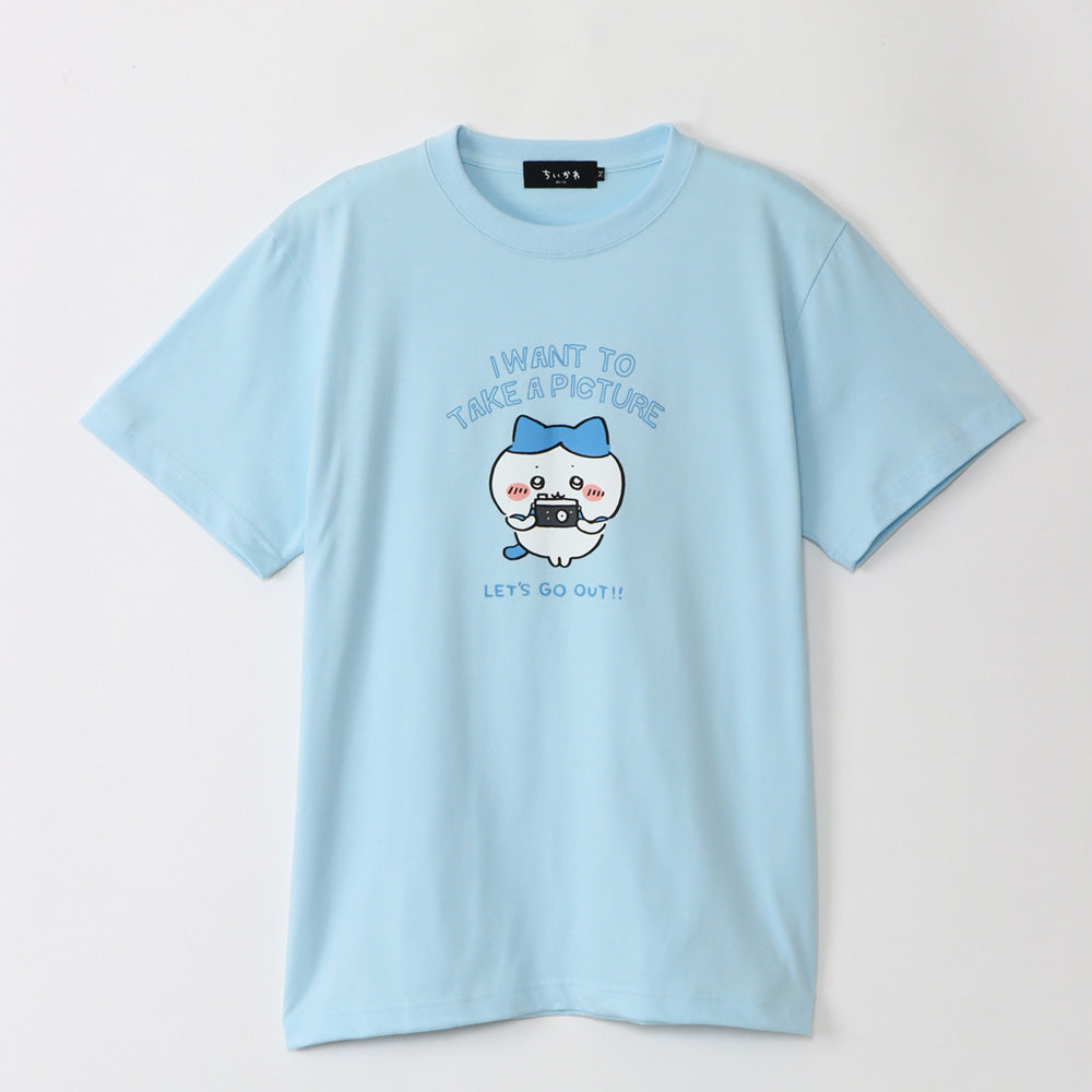 Chiikawa Excited to Go Out! T-Shirt (Hachiware and Camera Light Blue)