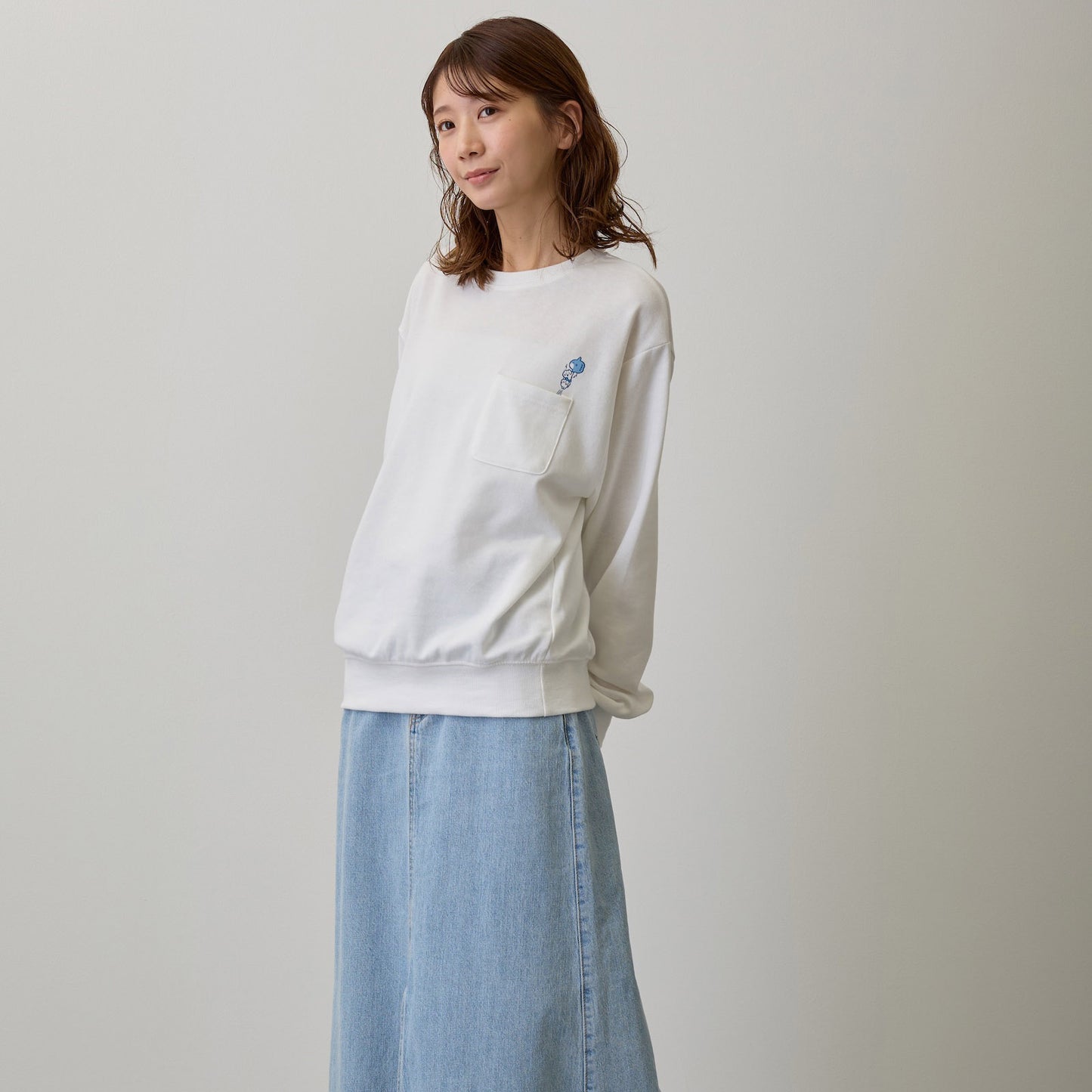 ちいかわ スウェット 肩車ジャンプ ホワイト