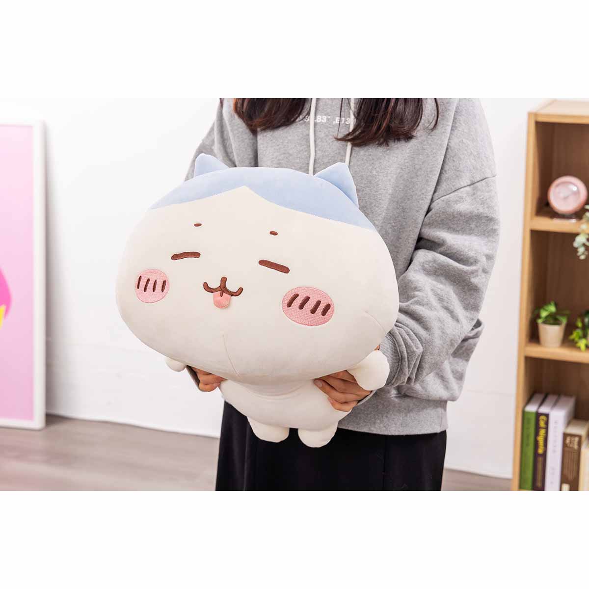 Chiikawa Marshmallow-Like Lying Down Hugging Plush (Nemunemu Hachiware)