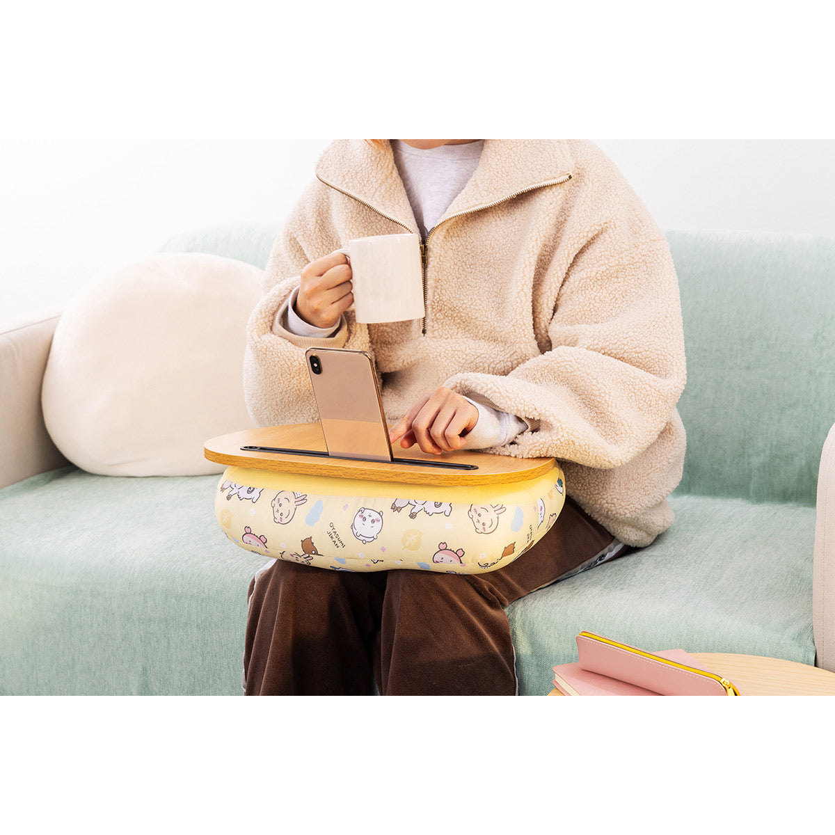 Chiikawa Cushion Table (Rest a Bit)