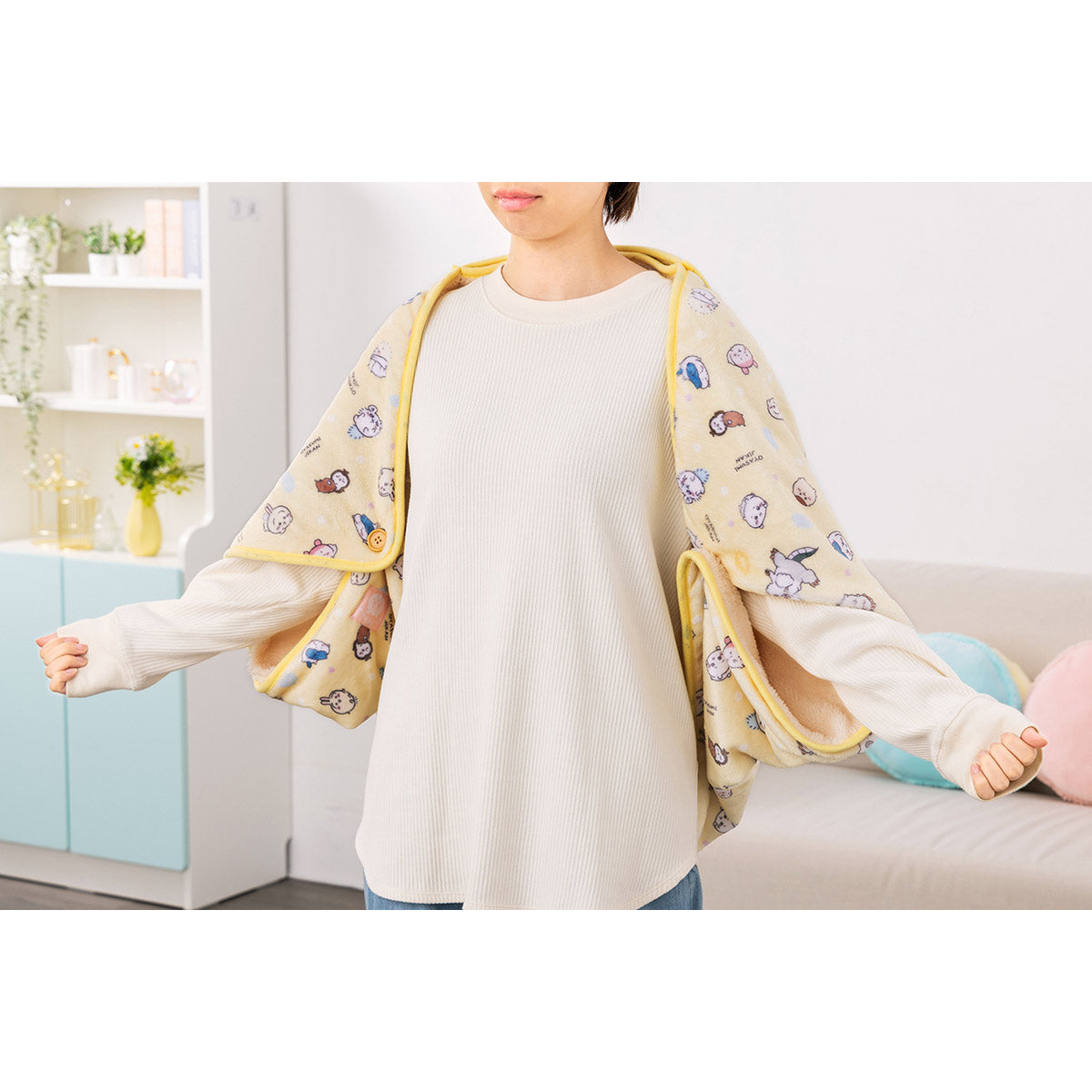 ちいかわ あったか収納ポケット付き3WAYブランケット(パステルイエロー)