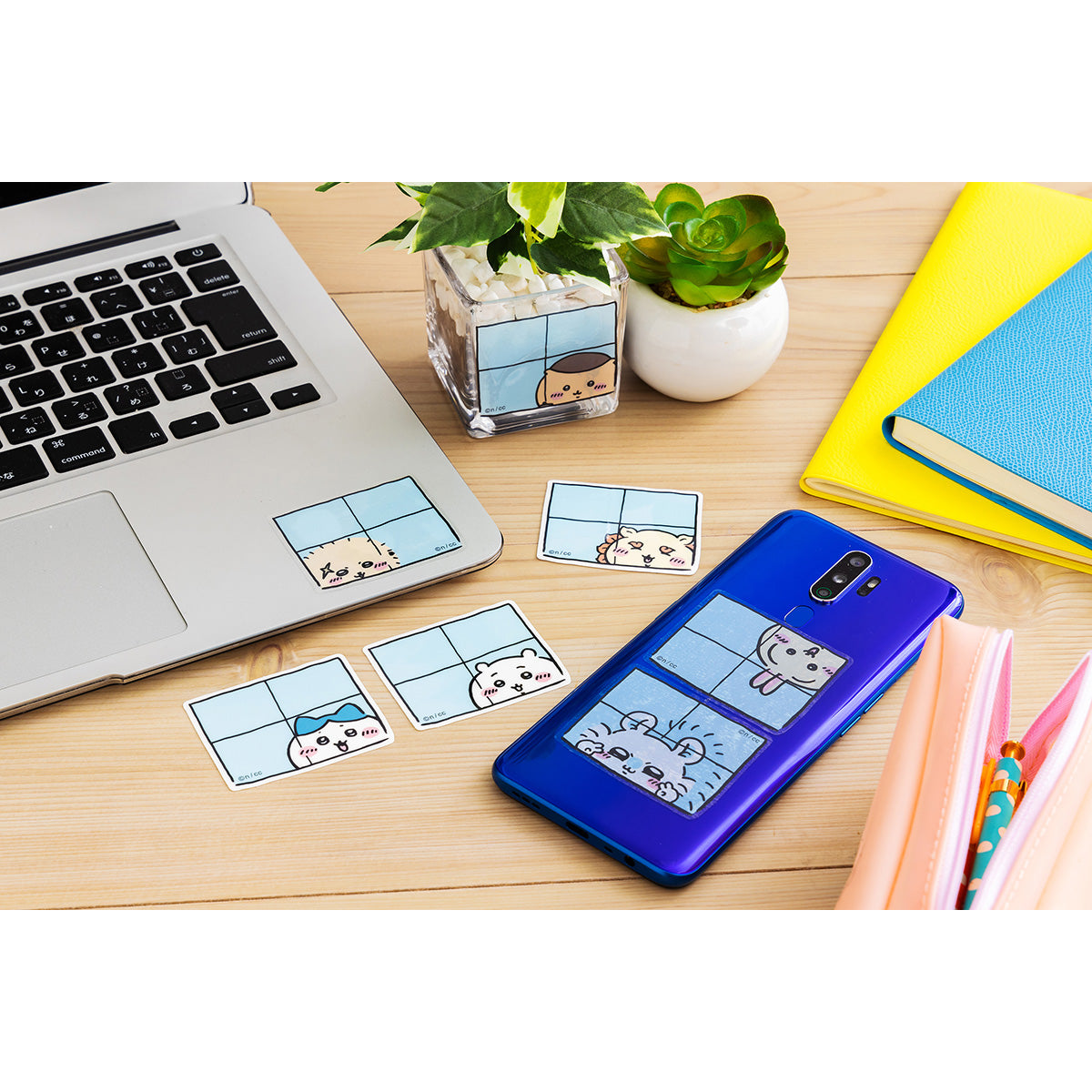 치이카와 스마트폰에 붙일 수 있는 클리어 스티커 (창문에서 엿보는 시사)