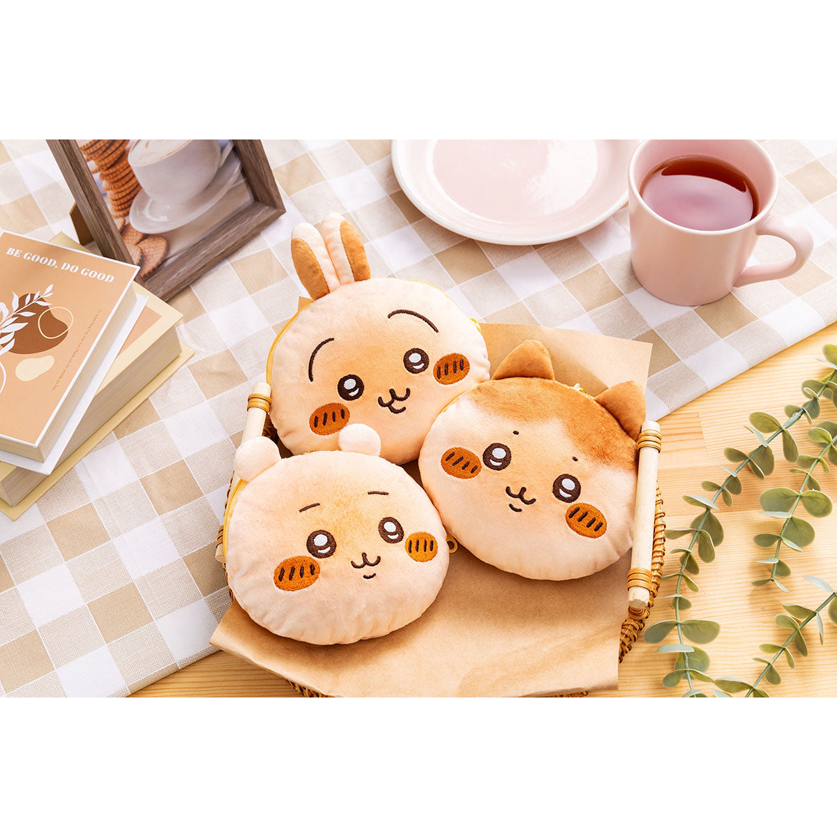 Chiikawa Chiikawa Bakery Bread-Like Face Pouch (Hachiware)