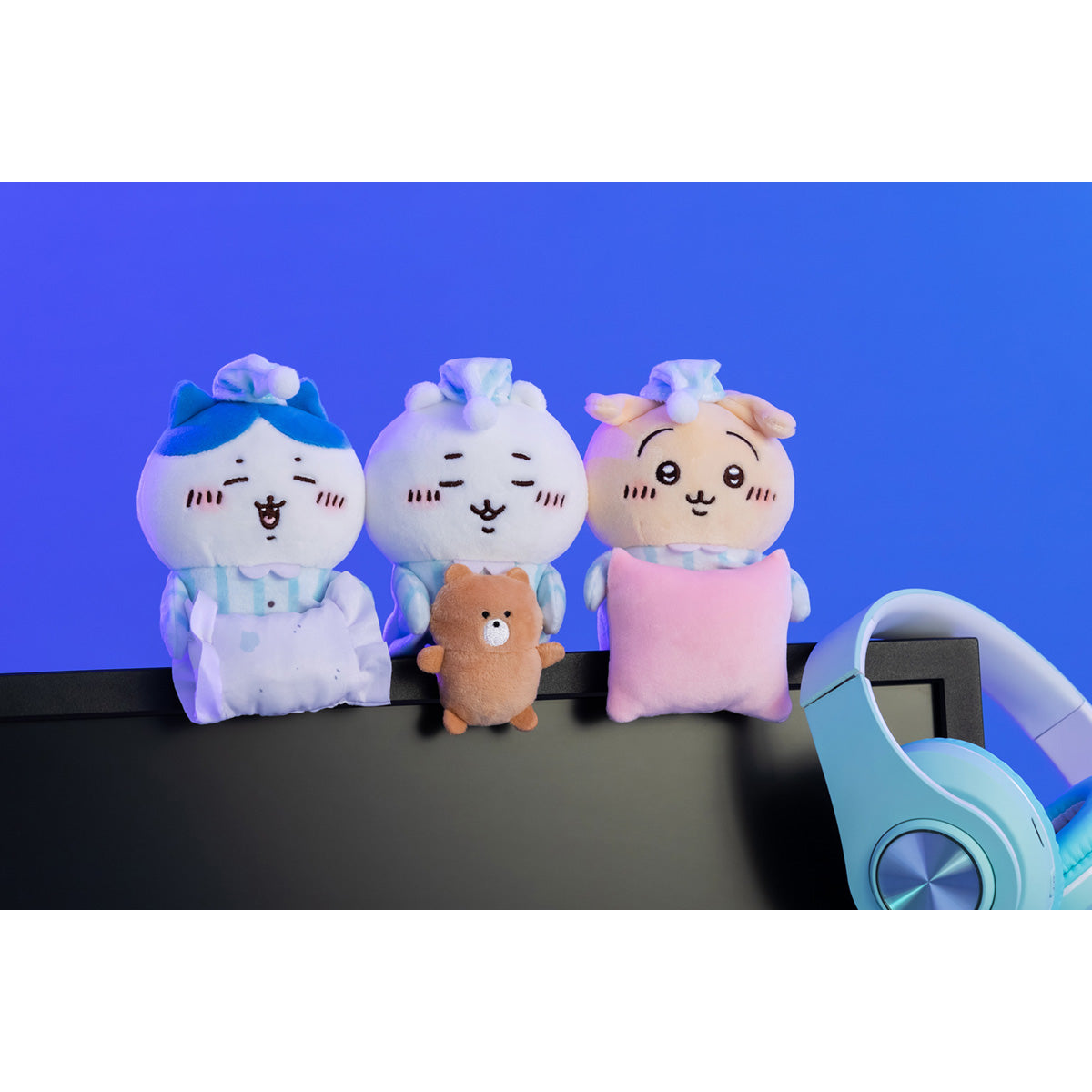 Chiikawa Desktop Hang Plush (Sleepy Chiikawa)