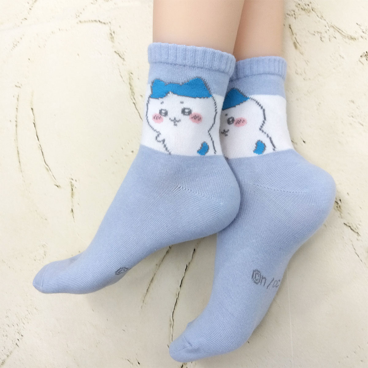 ちいかわ クルーソックス（ハチワレふりむき サックスブルー）