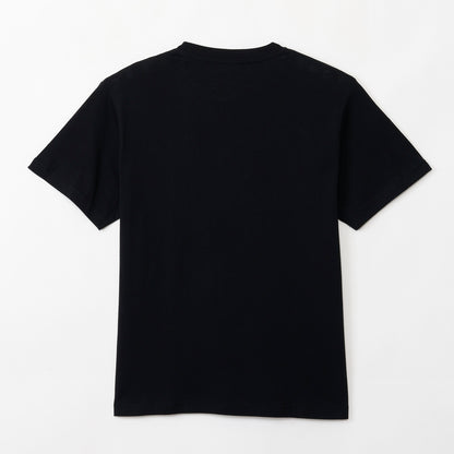 Chiikawa Shisa’s Souvenir Shop T-shirt Iiyasasaa (Black)