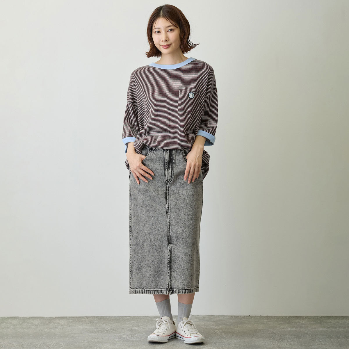 Chiikawa Big Silhouette Pocket T-shirt (Robert P.Miller×Talking / Momonga COFFEE)