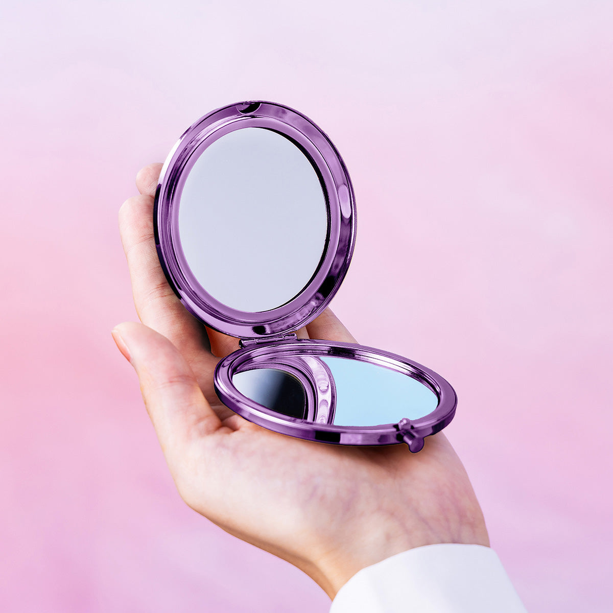 【予約】ちいかわ まじかるちいかわ まじかるコンパクトミラー（モモンガ）【2026年3月下旬より順次発送予定（発送延期の場合もキャンセル不可）】【通常商品と同時購入・配送希望日指定不可】【キャンペーン対象外】