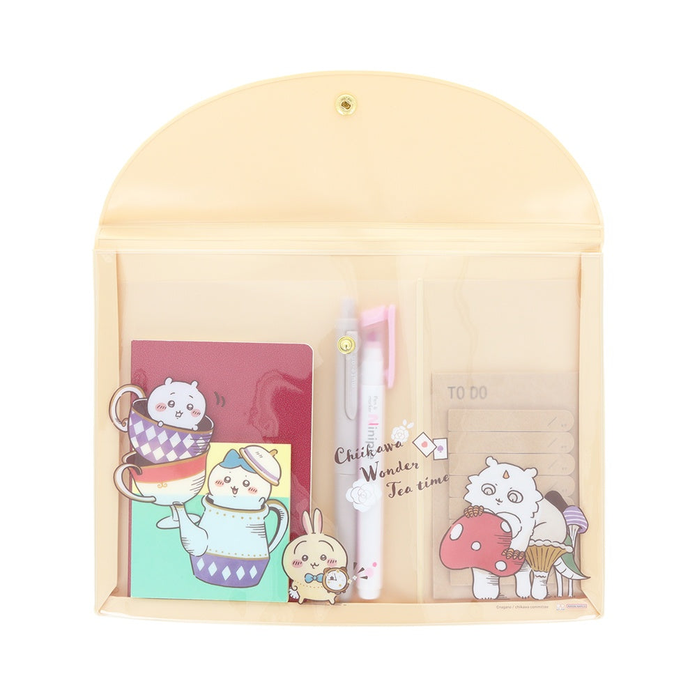 Chiikawa Flat Case A5 (Wonderland)