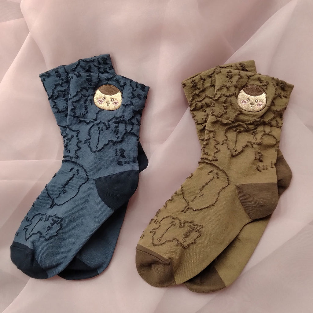 Chiikawa Float Embroidered Crew Socks (Kurimanju Navy) Women’s