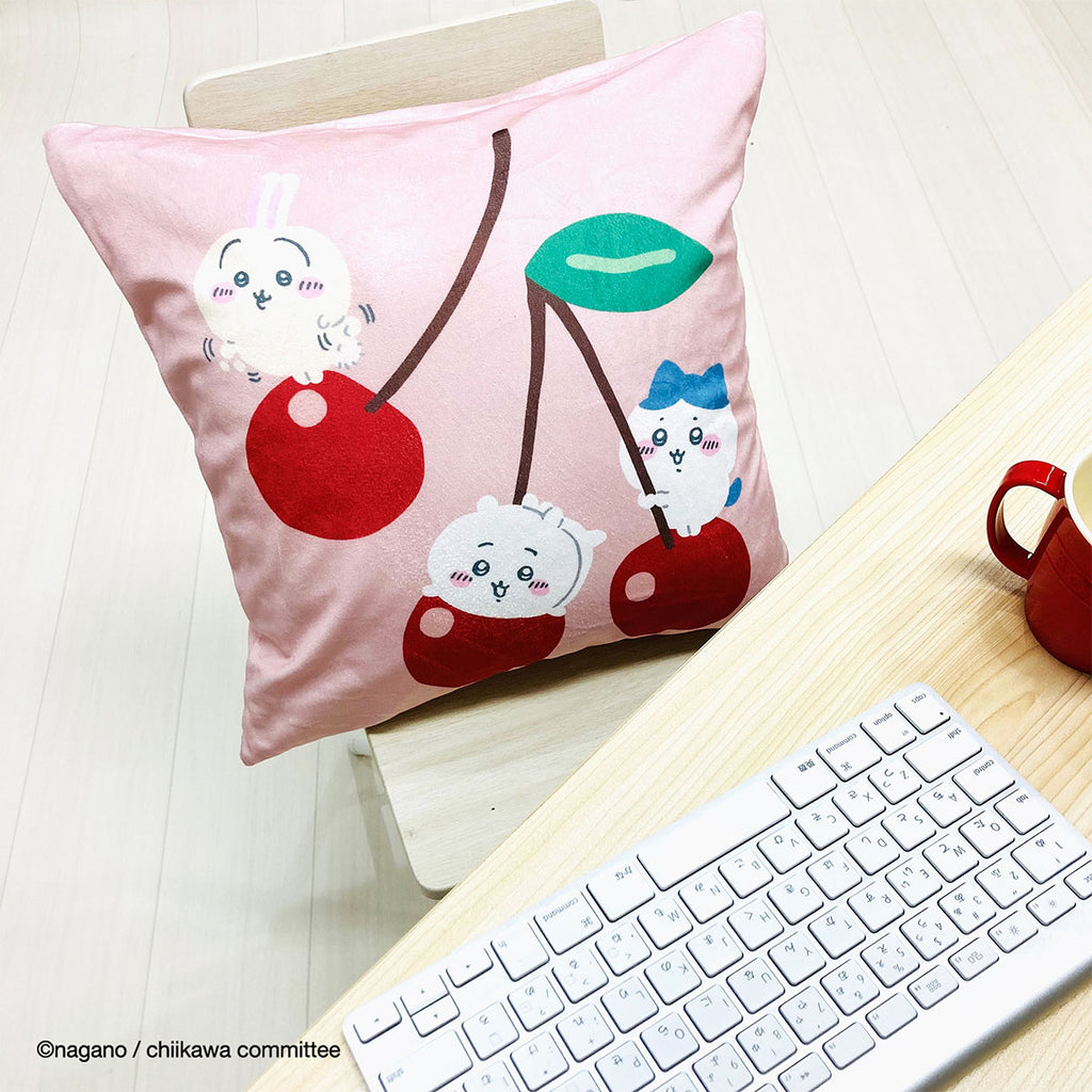 ちいかわ クッションカバー（みんな さくらんぼ）