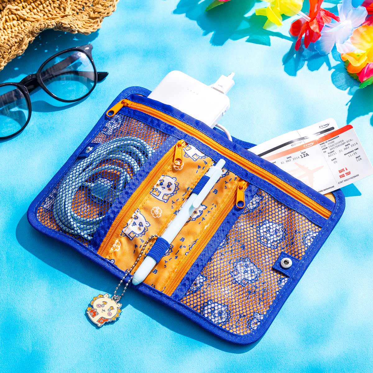 ちいかわ シーサーのおみやげやさん パスポートも入るサイズのイベントポーチ（SHISA）