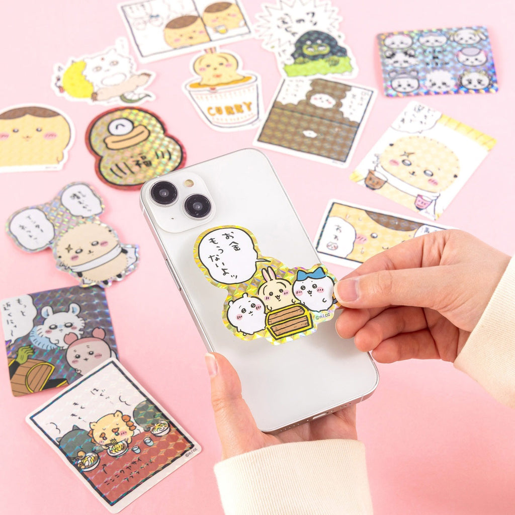 ちいかわ スマホに貼れるサイズのホログラムステッカー（ラッコ 「嗜むかッ」）