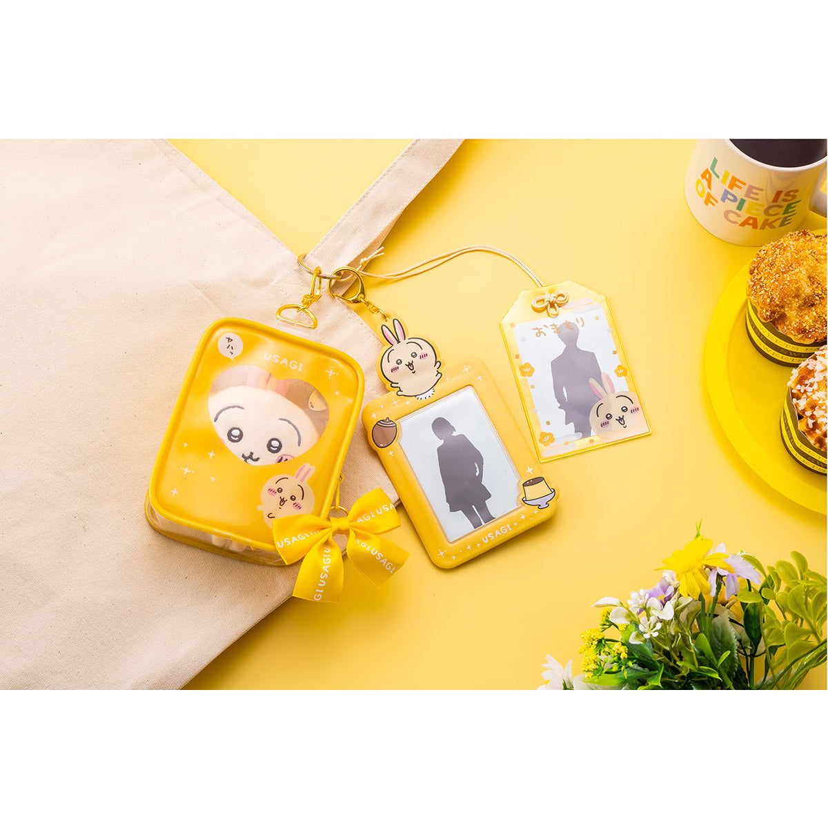 Chiikawa Charm-Type Trading Card Holder (Usagi)