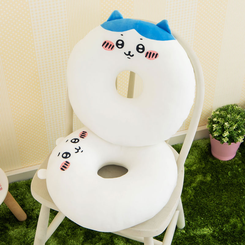 Chiikawa Donut Cushion for Comforting Your Bottom (Chiikawa)